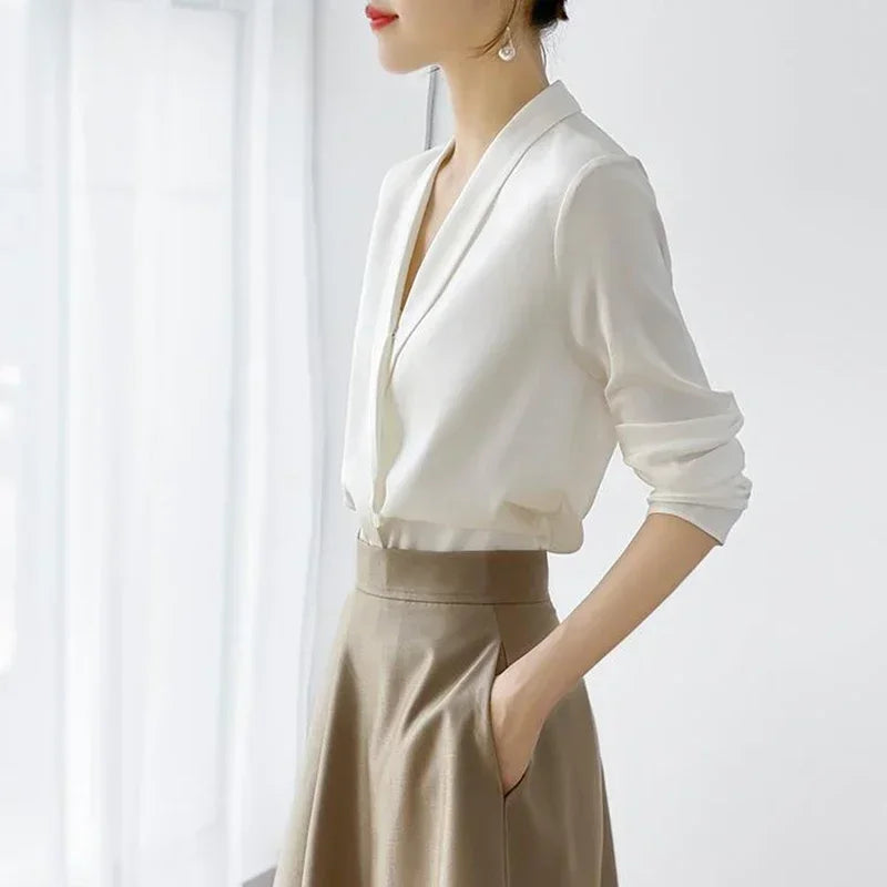 Blusa elegante em seda cetim
