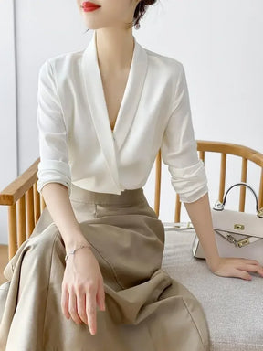 Blusa elegante em seda cetim