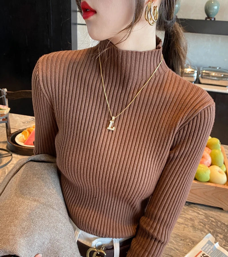 SUÉTER DE INVERNO COM GOLA FALSA - LOOK “ENTRE ESTAÇÕES”