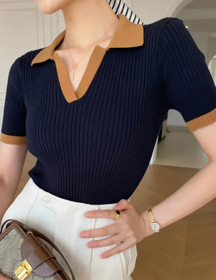 Camiseta Feminina Canelada Manga Curta  Gola Polo - Serenité