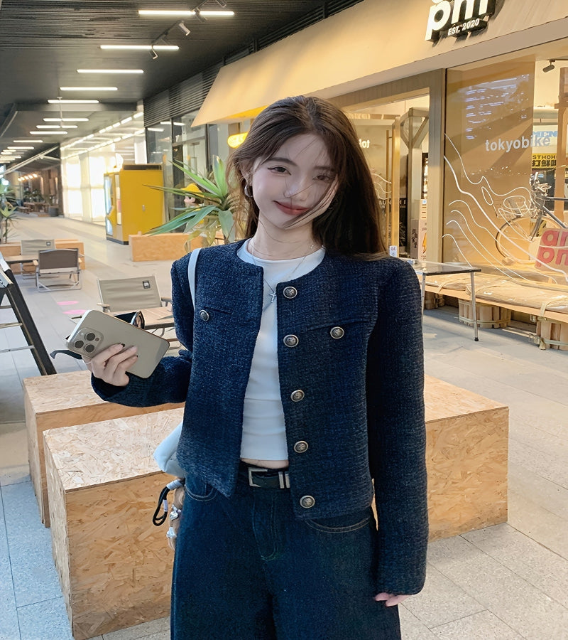 Casaco Curto Chique – Elegância Atemporal com Inspiração Vintage