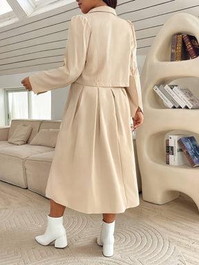 Conjunto plus size feminino plissado. Vestido e terno jaqueta 2 peças