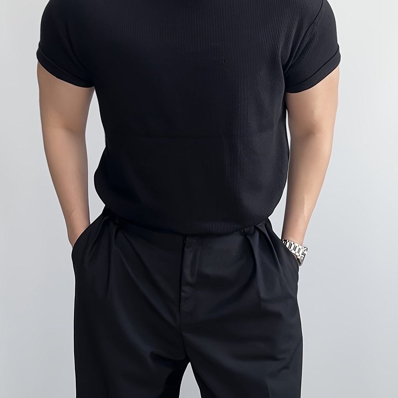 Camisa masculina de poliéster com gola redonda -  manga curta e cor sólida