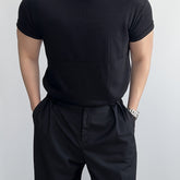 Camiseta masculina de poliéster com gola redonda -  manga curta e cor sólida