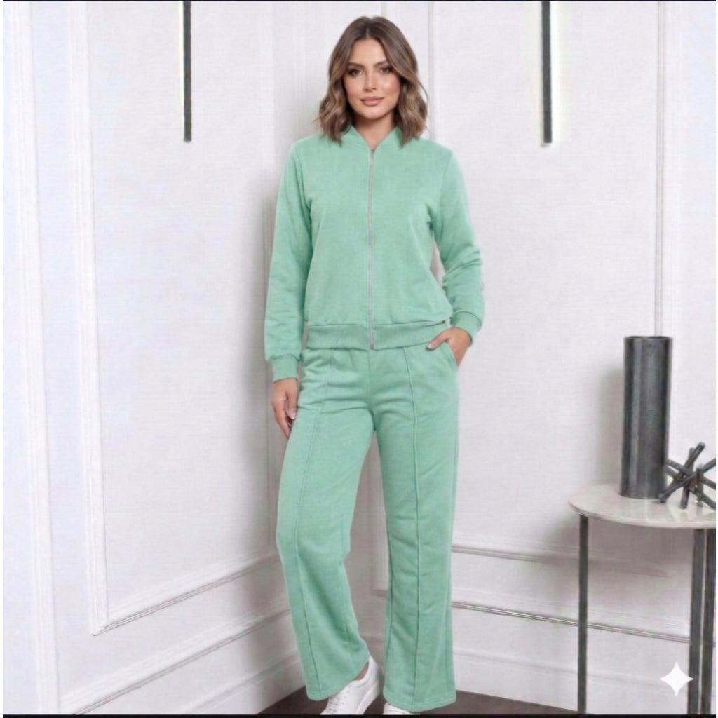 Conjunto Feminino Jaqueta com Capuz e Calça Pantalona Moletom com Elástico na Cintura - Moda Inverno