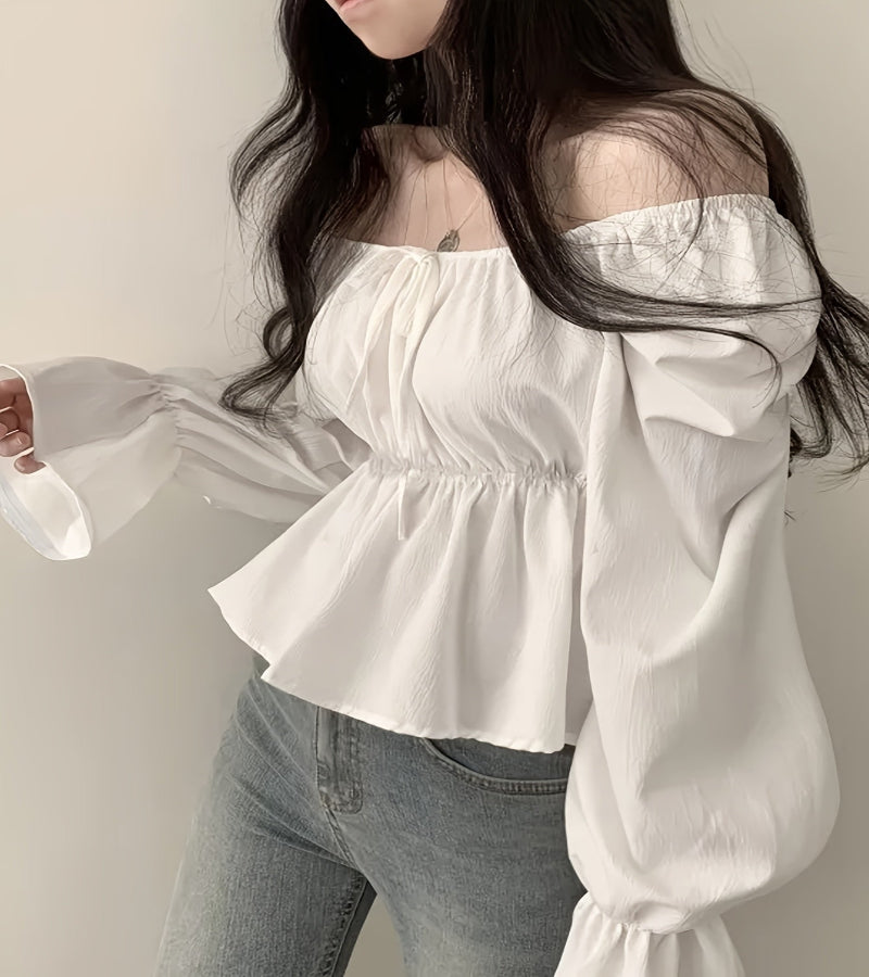 Camisa Solta de Ombro Caído com Cintura Marcada e Mangas Sino com Babados – Sofisticação e Leveza no Estilo Coreano