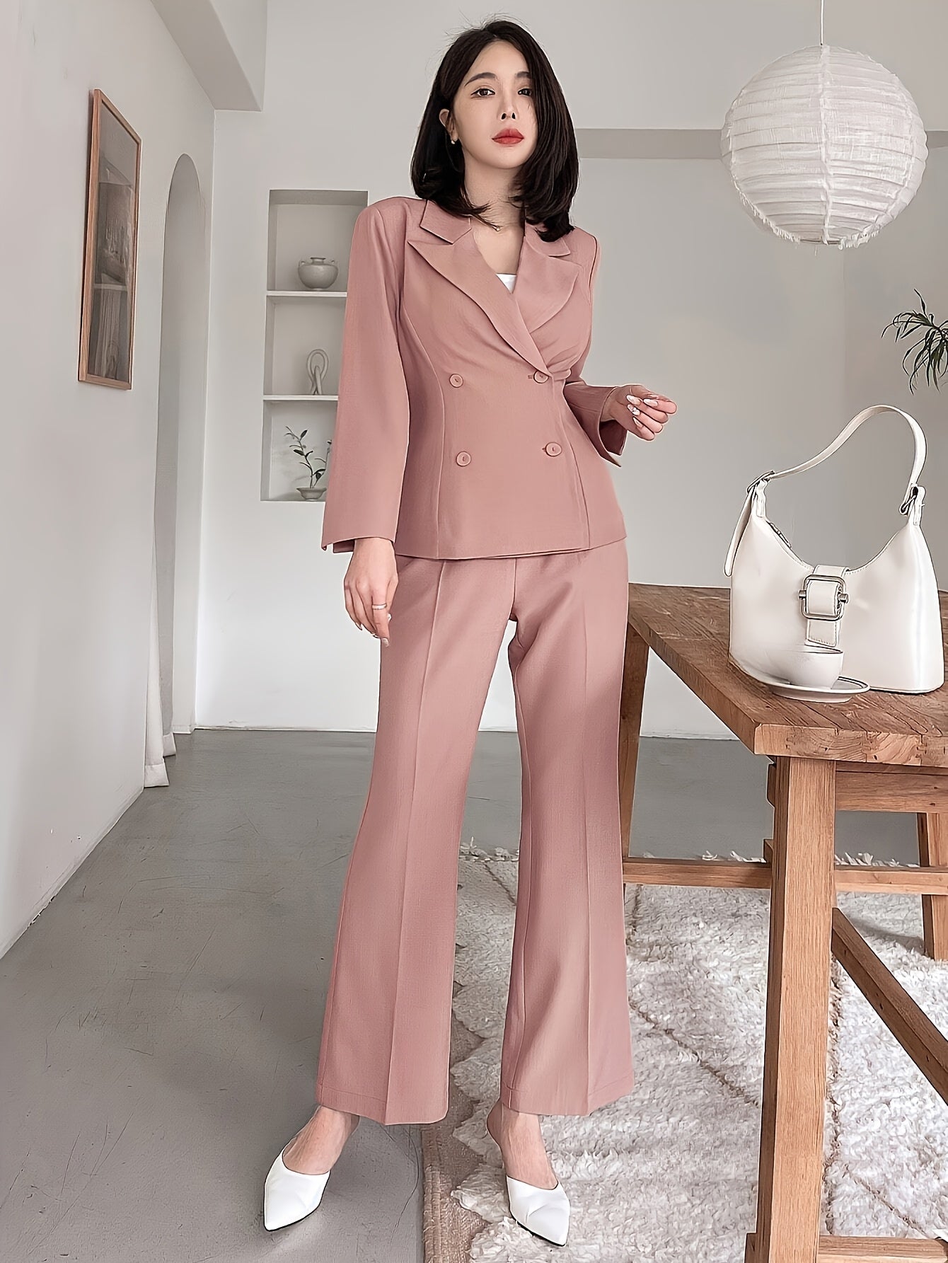 Conjunto de terno feminino de duas peças, incluindo blazer de manga 3/4 e calças boca de sino