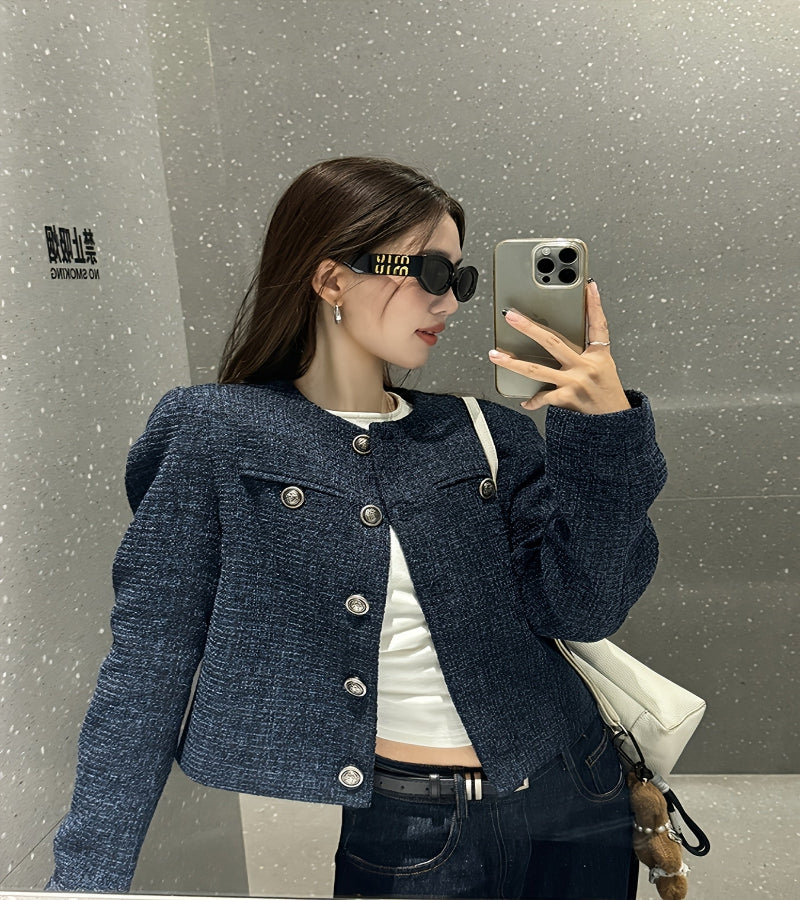 Casaco Curto Chique – Elegância Atemporal com Inspiração Vintage