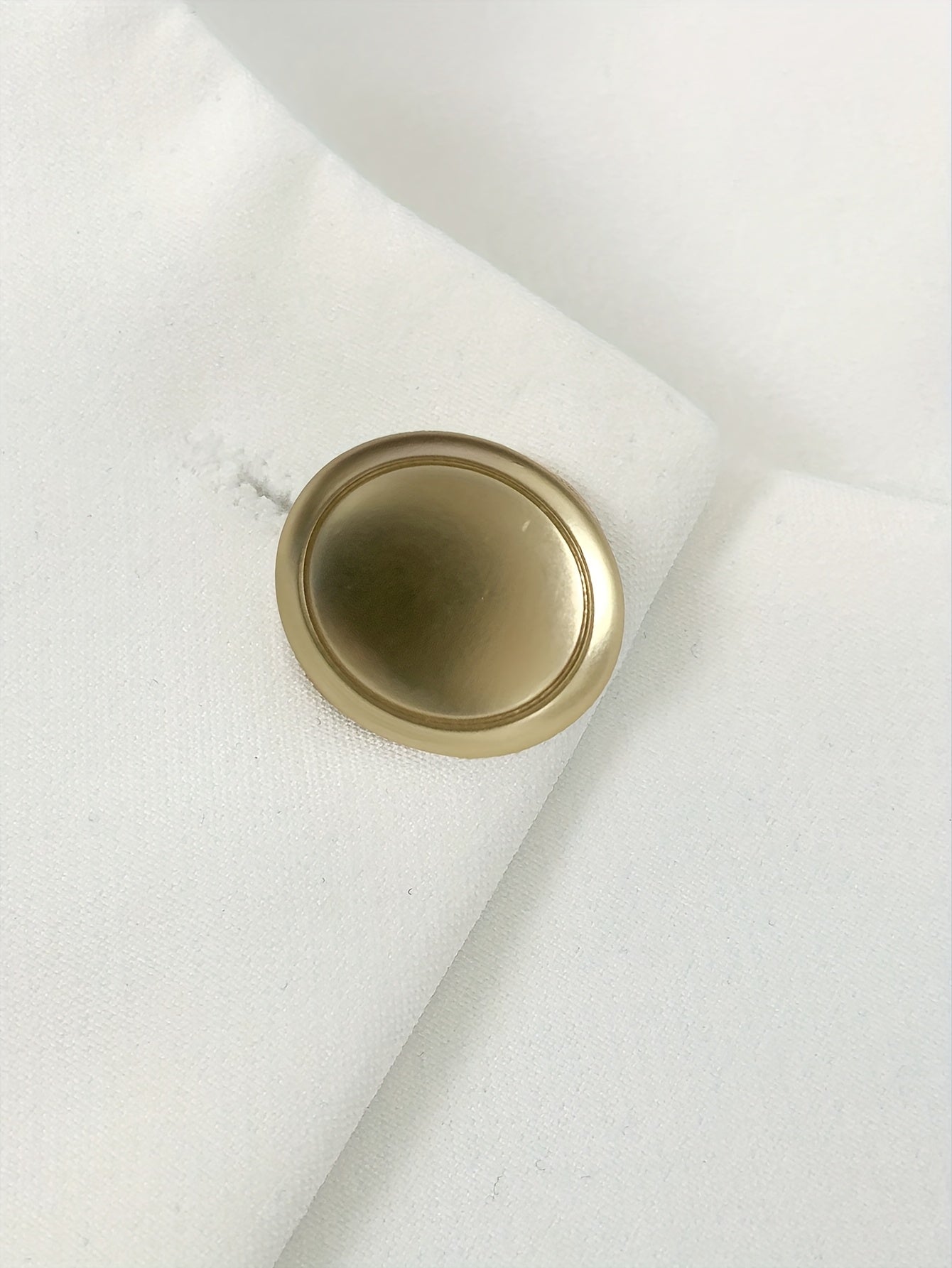 Blazer elegante  de abotoamento com botões dourados - corte justo