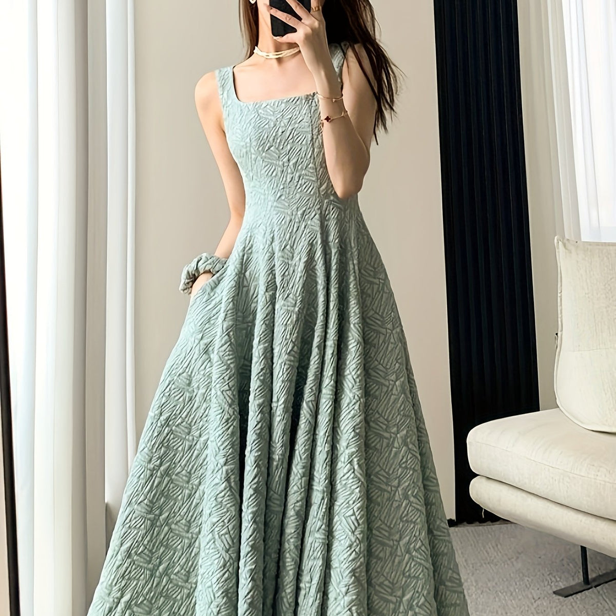 Vestido Elegante de Poliéster com Gola Quadrada