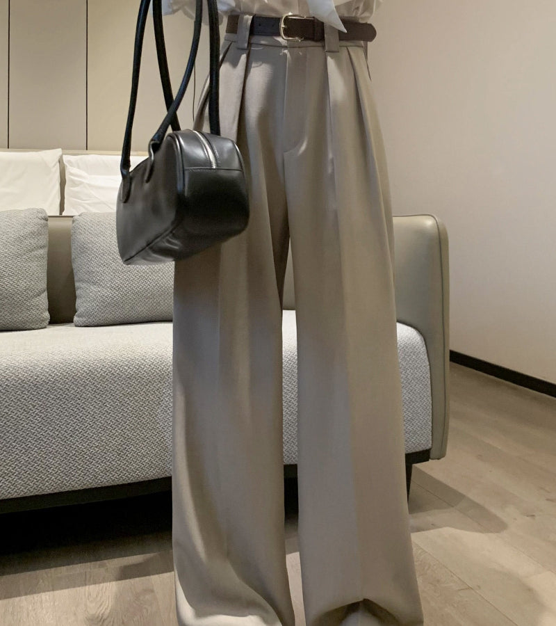 CALÇA CINTURA ALTA COM RECORTE EVASÊ - LOOK “LINHA REFINADA"