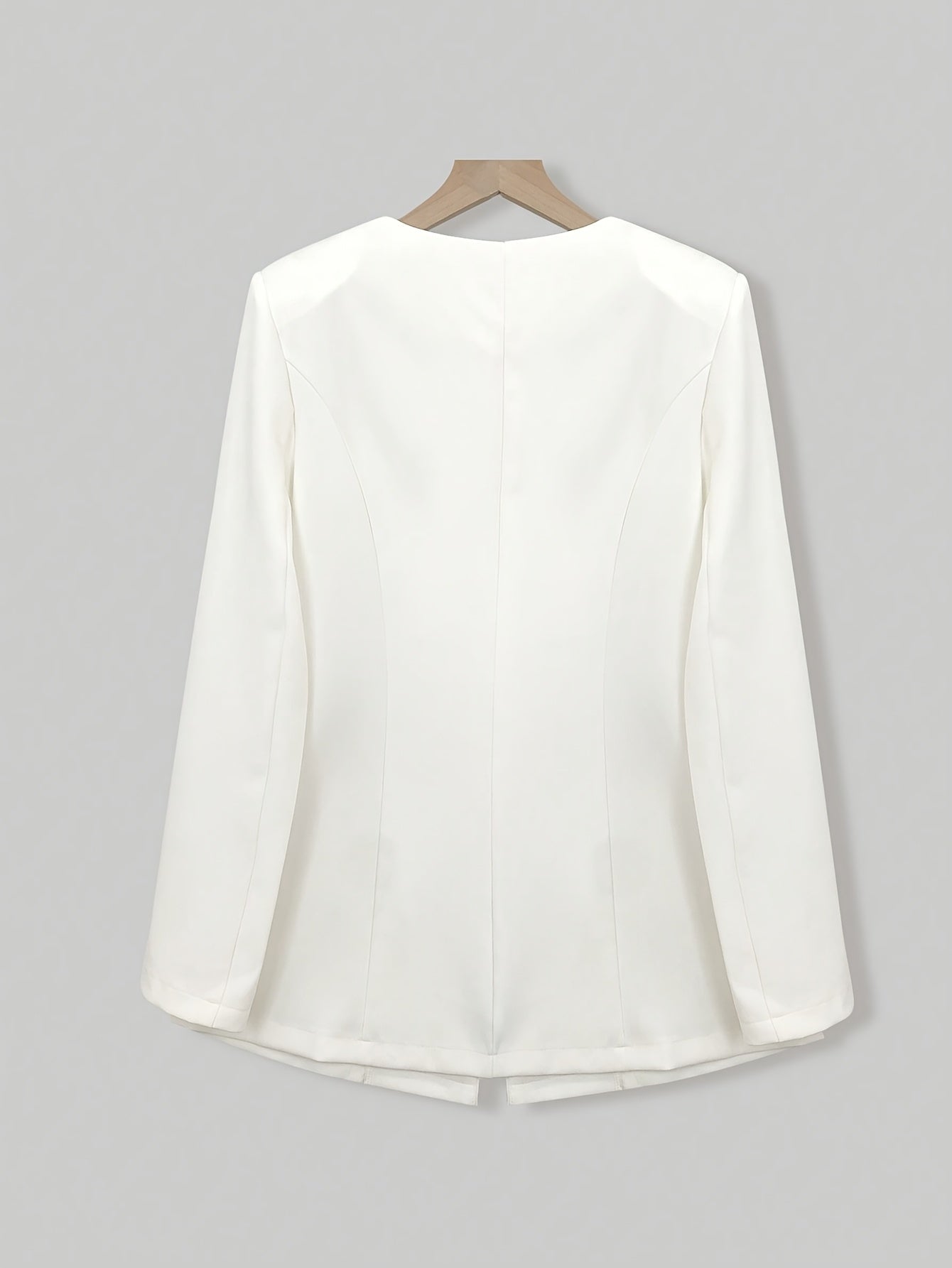 Blazer elegante  de abotoamento com botões dourados - corte justo