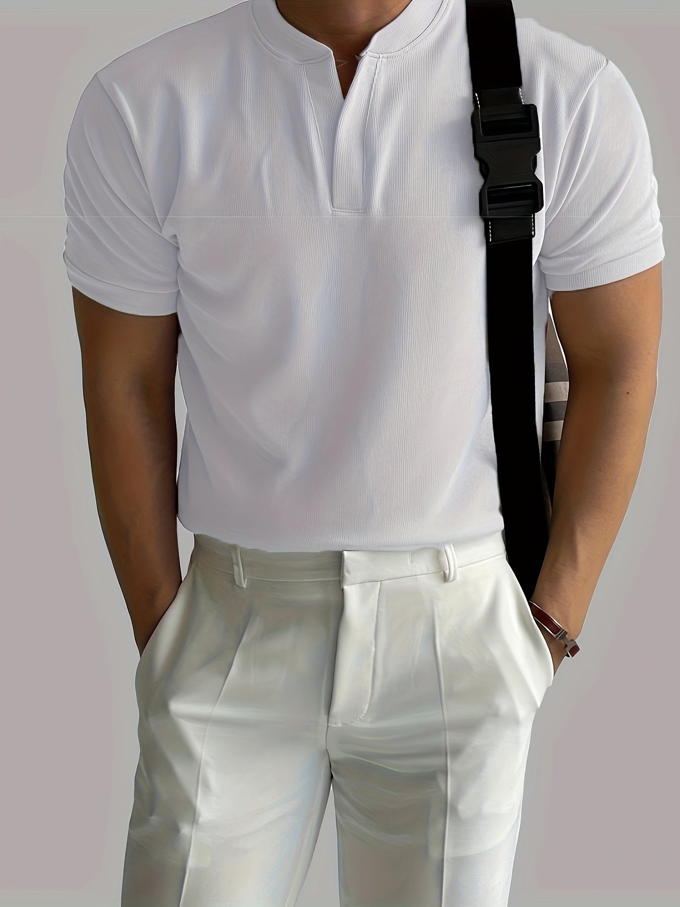 Camisa masculina com decote em V Ultra-Dry