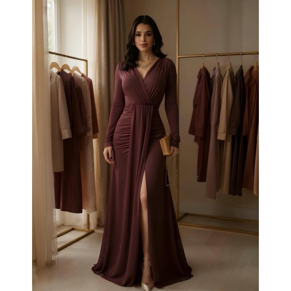 Vestido de Festa Longo Drapeado com Fenda e Manga Longa para Madrinha